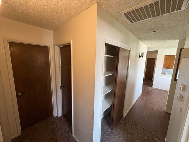 Building Photo - 3229