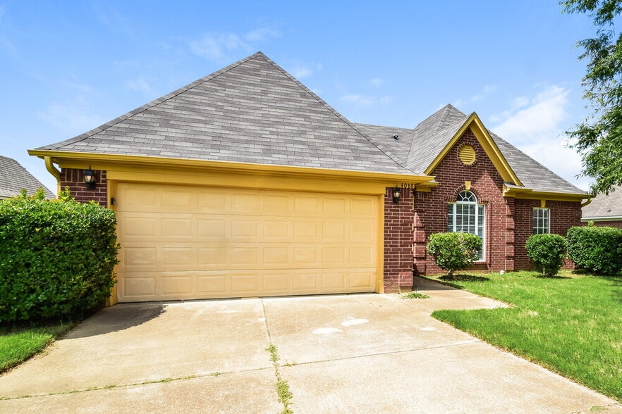 Building Photo - 4088 Carroll Dr