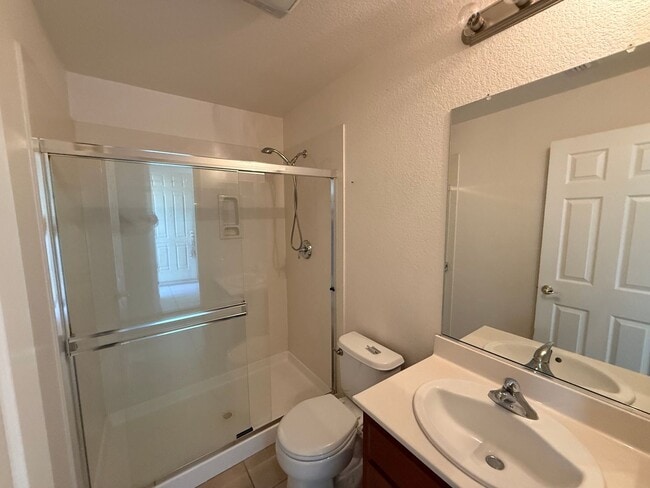 Building Photo - 3380 Bridgeway Lakes Dr