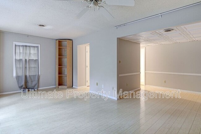 Building Photo - 819 Seabury Ct