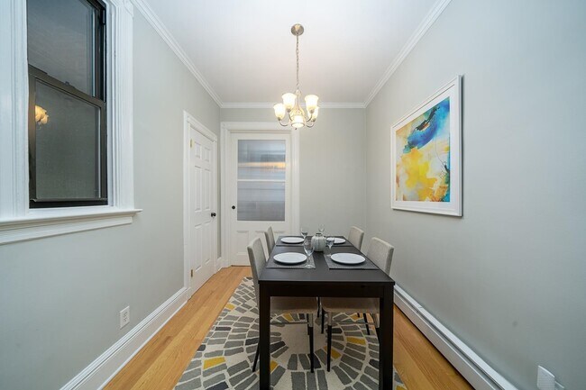 Building Photo - 1009 Willow Ave