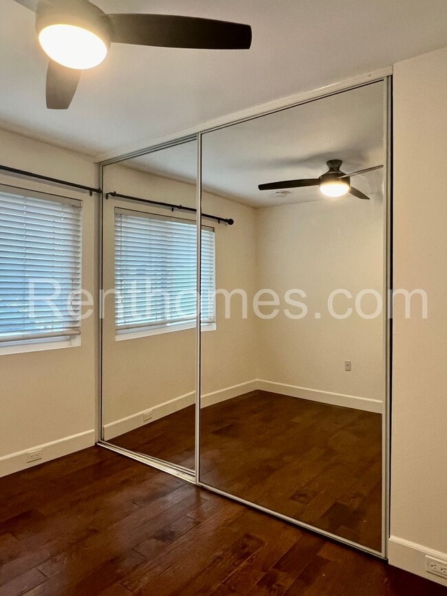 Building Photo - 4544 Jutland Dr