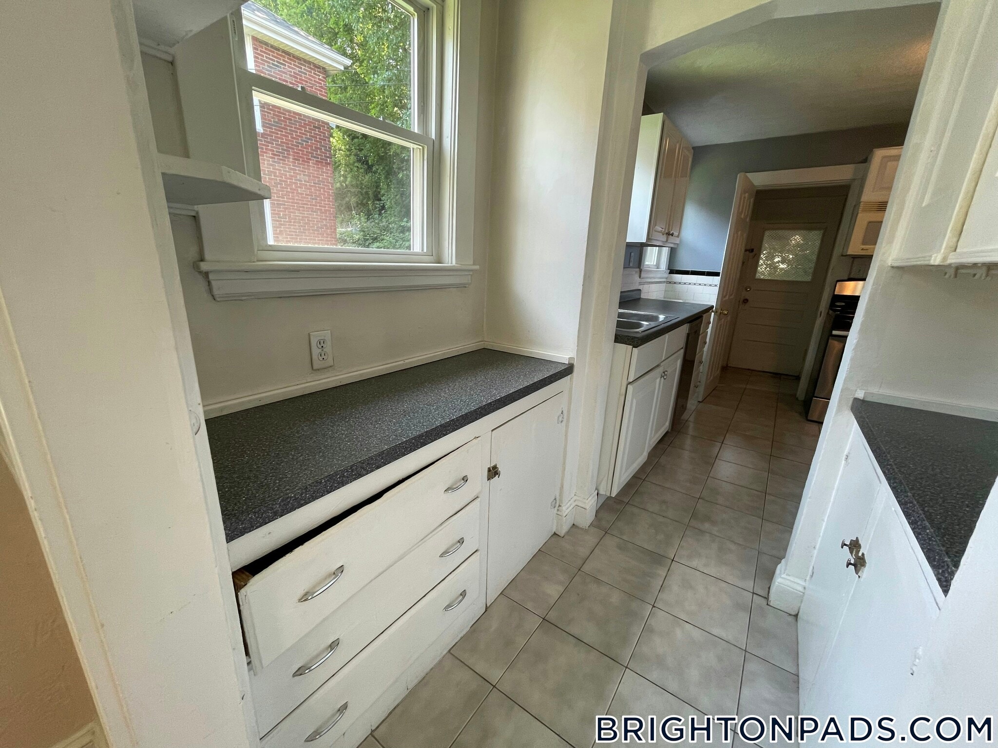 Building Photo - 86 Colborne Rd