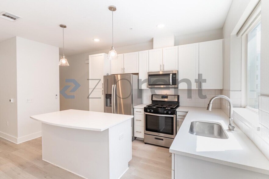 Building Photo - Unit 4104