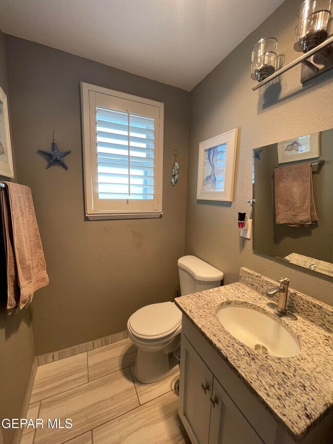 Building Photo - 10024 Fenway Dr