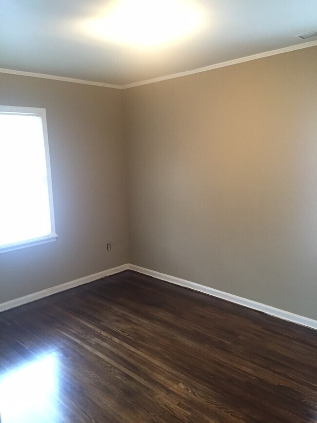 Building Photo - Great 3 bedroom home in East Memphis!!!