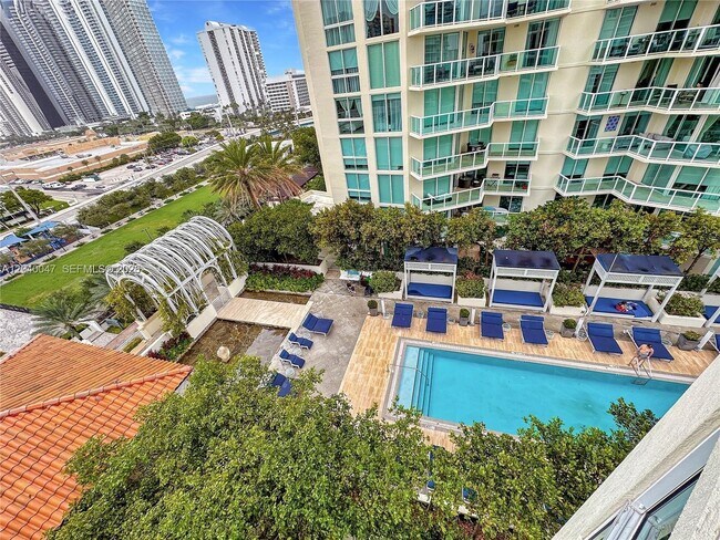 Building Photo - 200 Sunny Isles Blvd