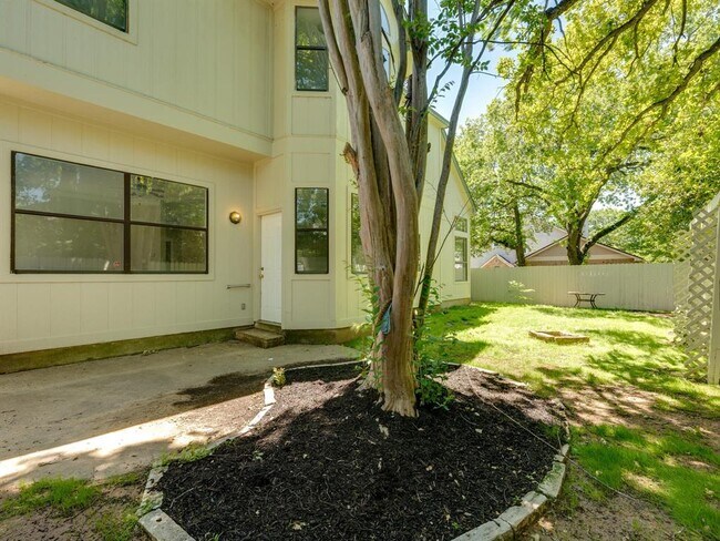 Building Photo - 3944 Kristencreek Ln