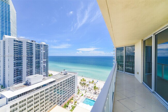 Building Photo - 16699 Collins Ave