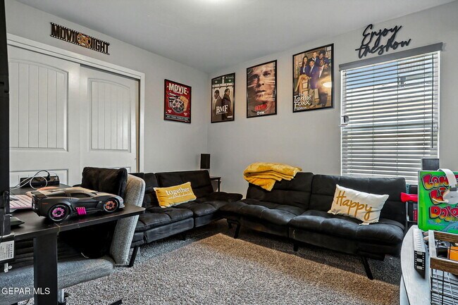 Building Photo - 404 Villa Ysleta