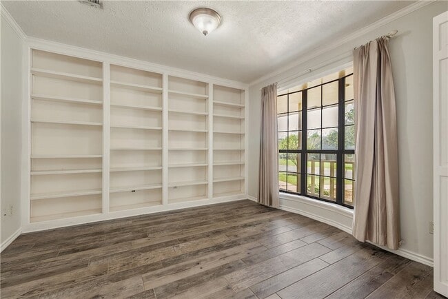 Building Photo - 1806 Rosebud Ct