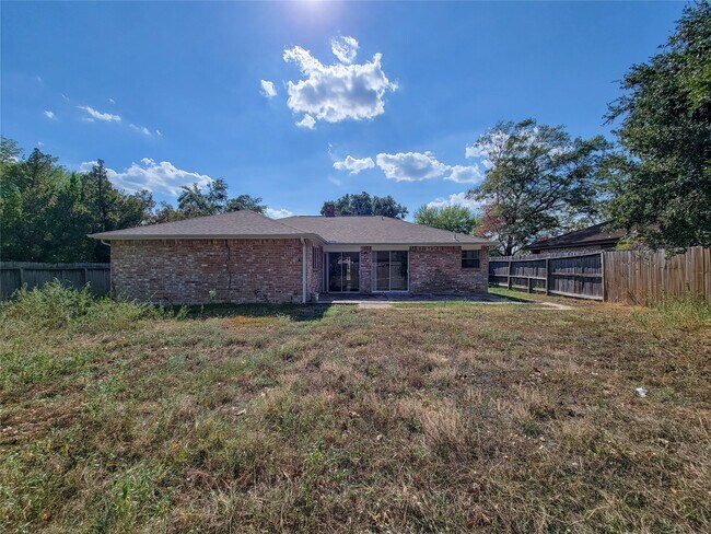 Building Photo - 18402 Tall Cypress Dr