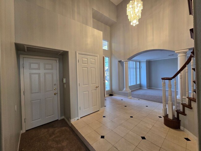 Building Photo - 6325 N Juliano Rd