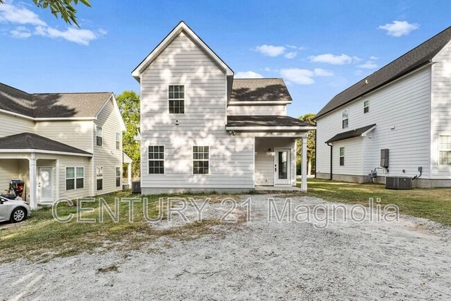 Building Photo - 302 Dorn St