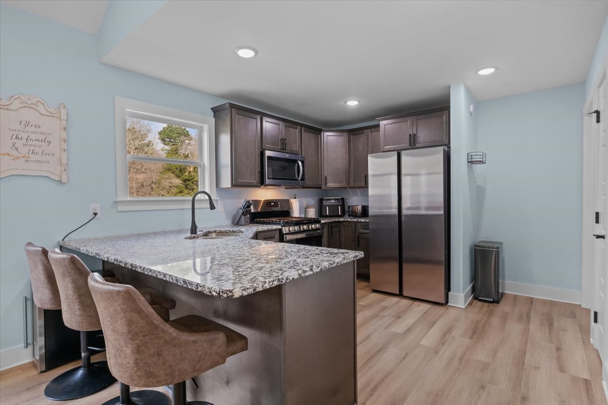 Building Photo - 400 Kaiser Rd