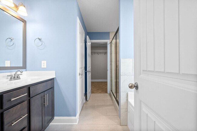 Building Photo - Stunning home ready to make yours !