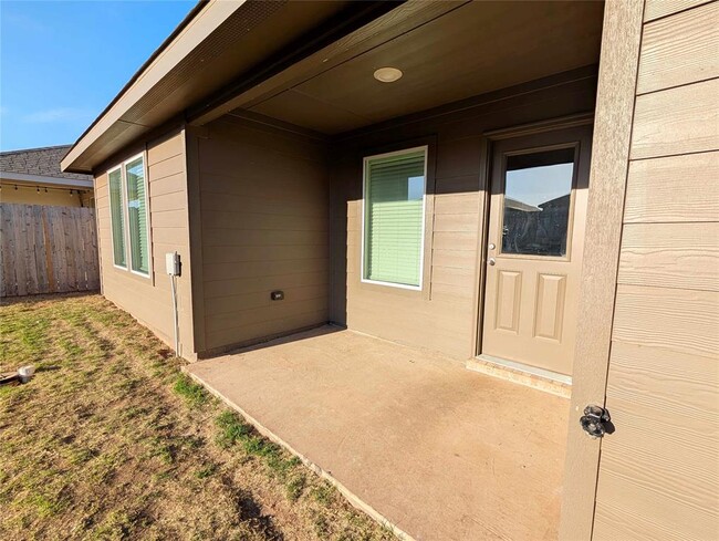 Building Photo - 2824 Firefly Dr