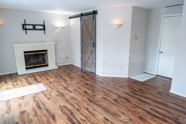 Building Photo - 916 197th St Ct E