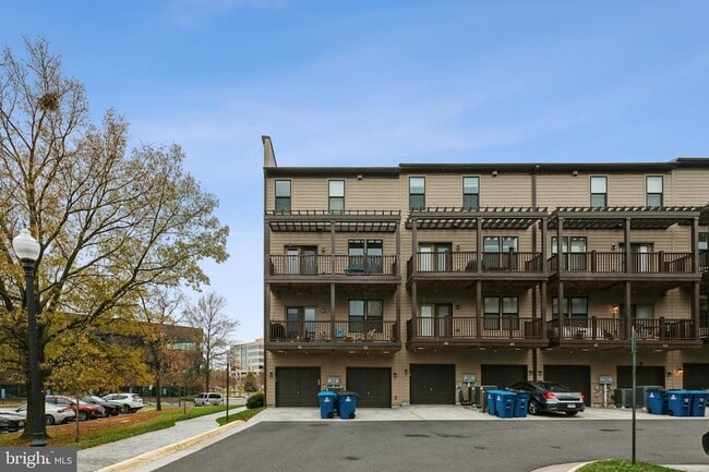 Building Photo - 55 Silverway Dr