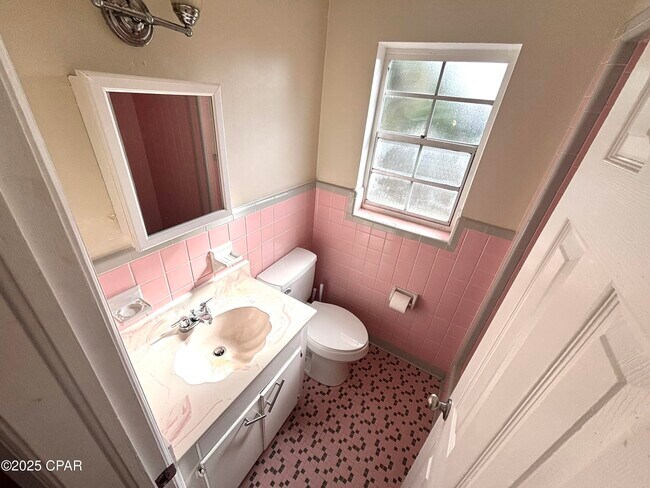 Building Photo - 1206 Buena Vista Blvd