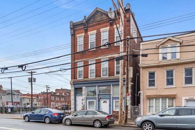 Building Photo - 2405 Sarah St