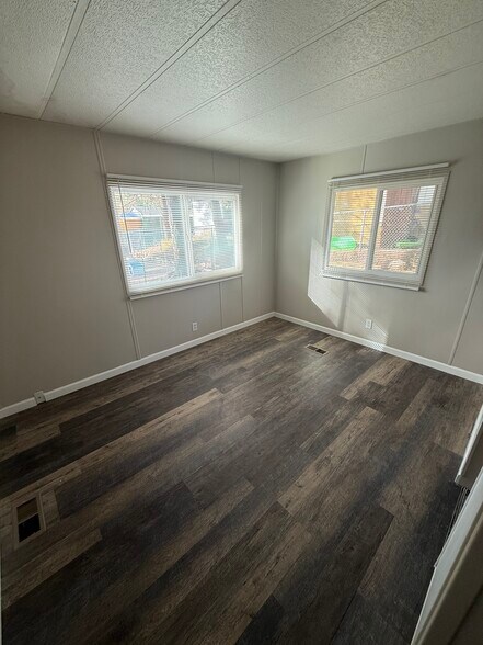 Building Photo - 4303 E Wintergreen Rd