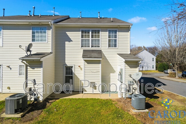 Building Photo - 3405 Broadwick St