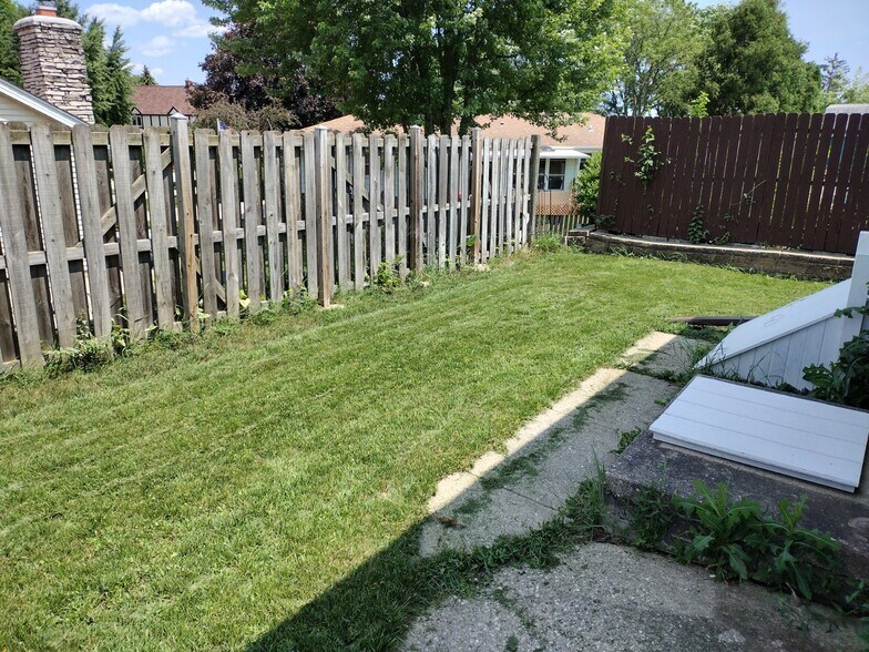 Building Photo - 8240 W Cold Spring Rd