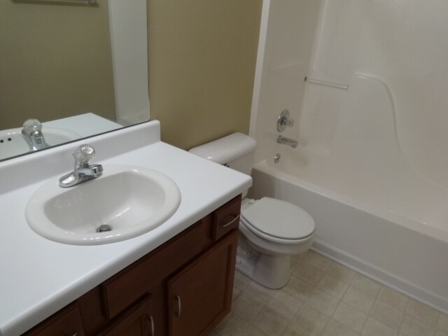 Building Photo - 1648 Cedar Springs Cir