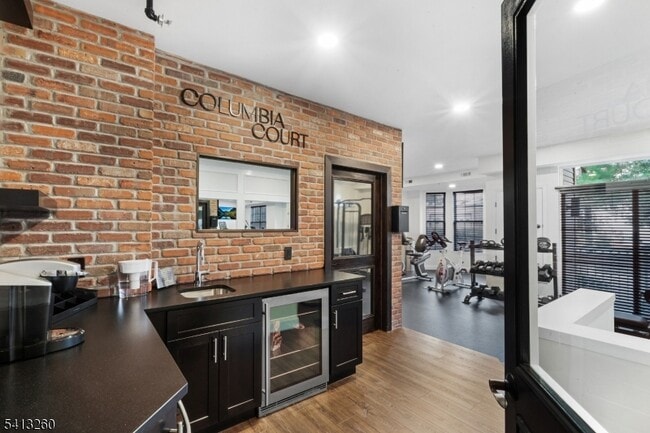 Building Photo - 50 Maple Ave