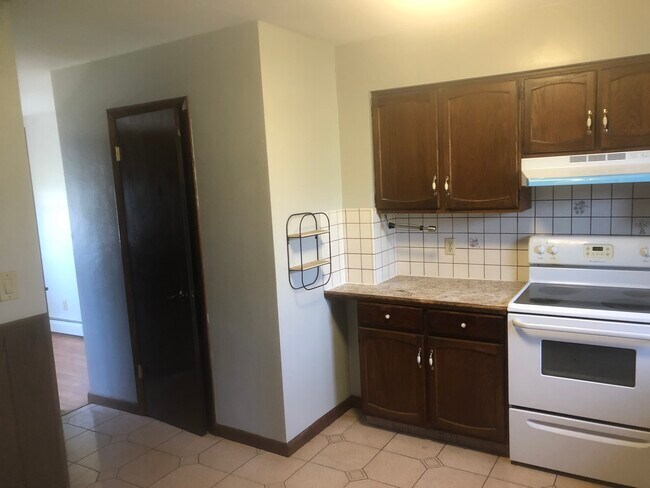 Building Photo - 213 Frey Ave