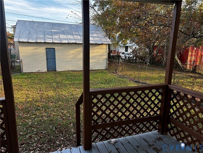 Building Photo - 1910 Albany Ave