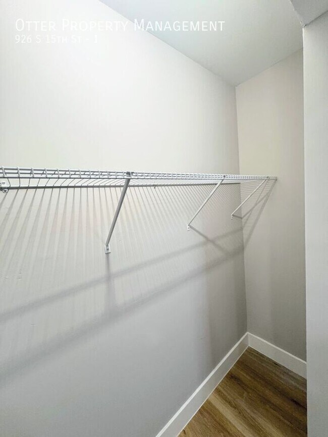 Building Photo - 926 S 15th St