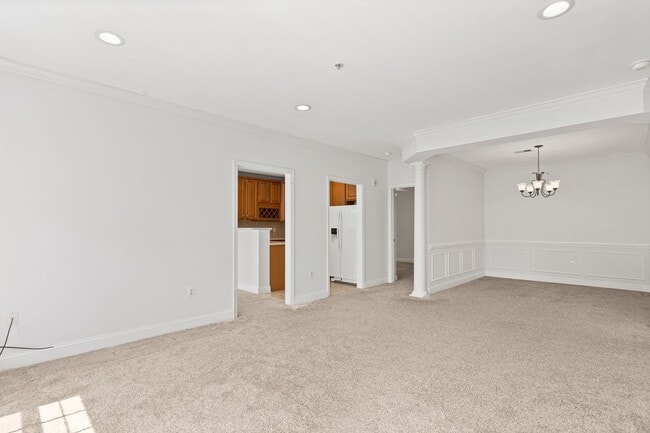 Building Photo - 1002 Elmcroft Blvd