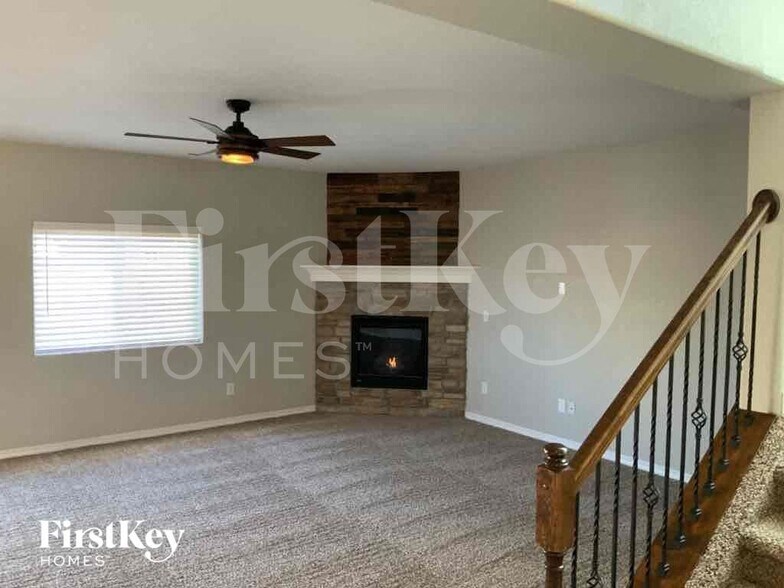 Building Photo - 3644 Saguaro Cir