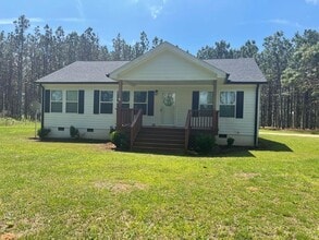 Building Photo - 3 Bedroom 2 Bath in Banks AL