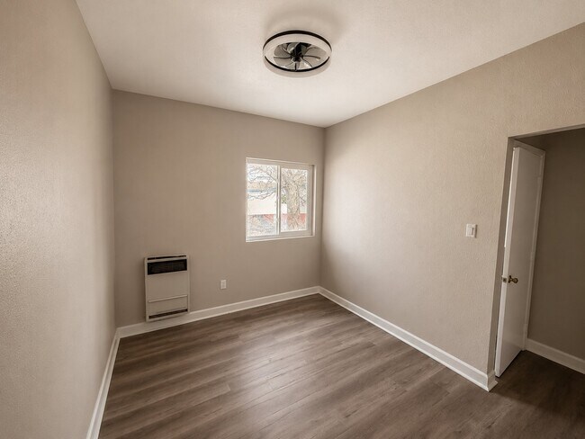 Building Photo - 145 E 36th Pl