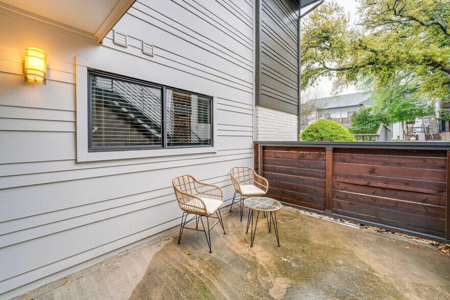Building Photo - 9763 Audelia Rd