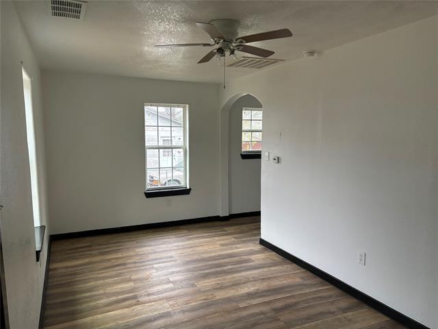 Building Photo - 401 E Freeman St