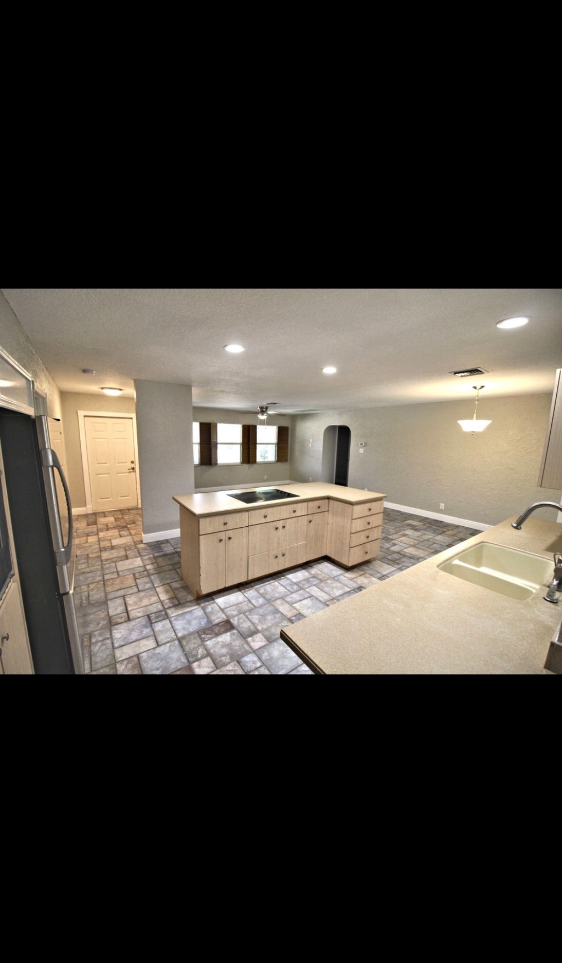 Building Photo - 1402 Cormorant Rd