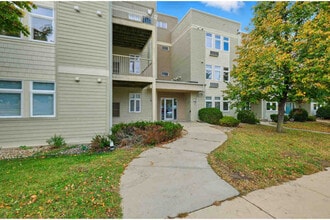 Building Photo - 8206 Starr Grass Dr