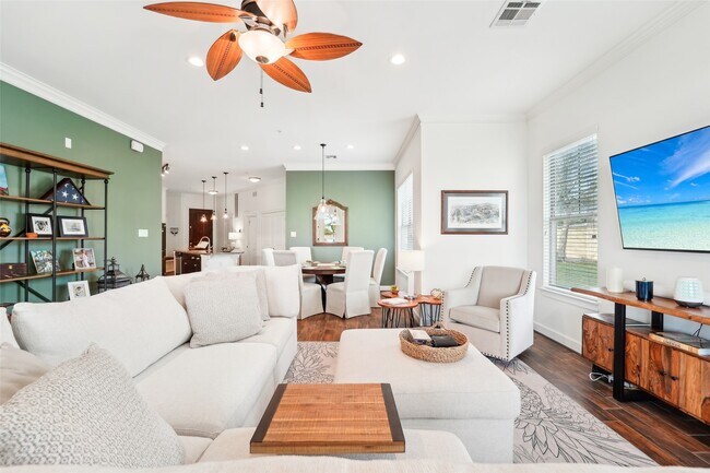 Building Photo - 17040 W Farm To Market 1097
