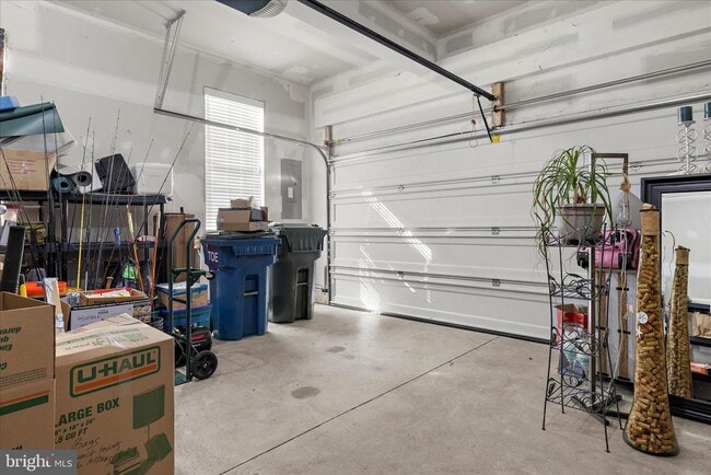 Building Photo - 408 Stayton St