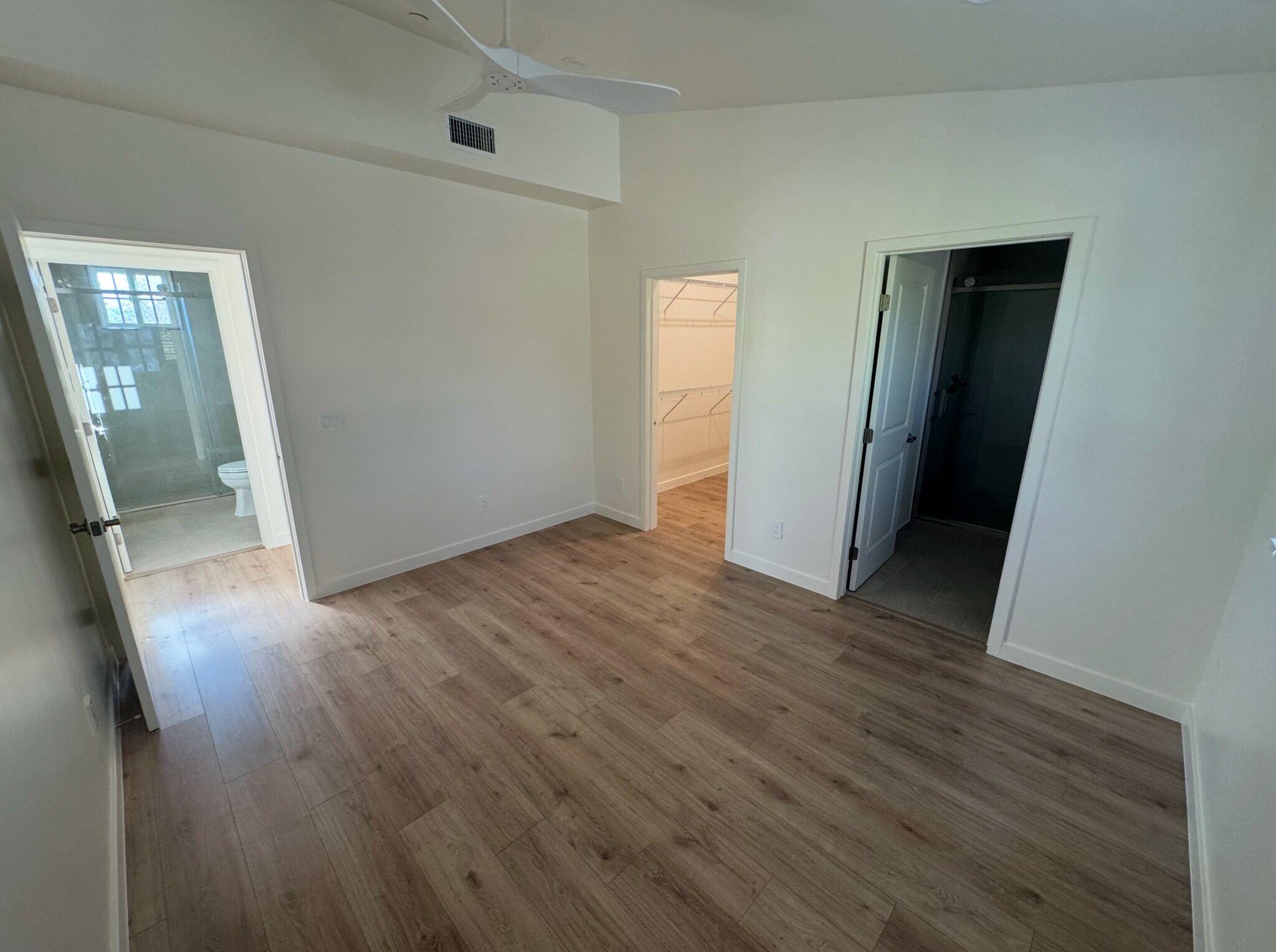 Building Photo - 230 W Cedar Ave