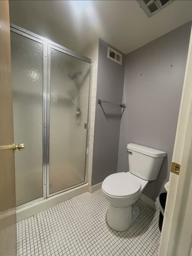 Building Photo - 5501 Carriage Way Dr