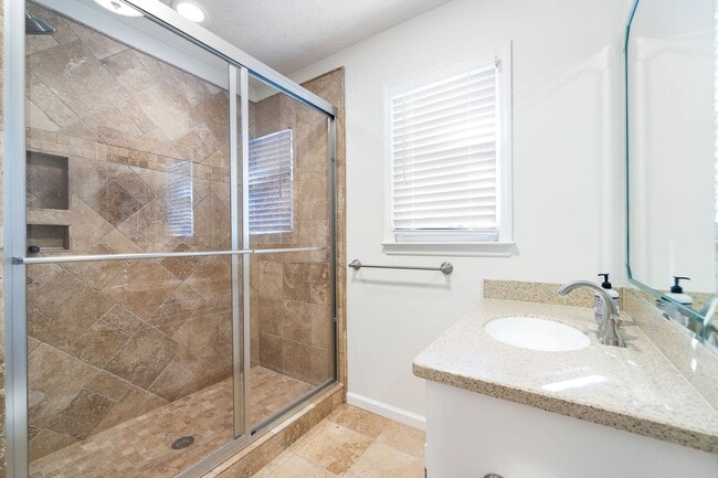 Building Photo - 108 Horseshoe Cir