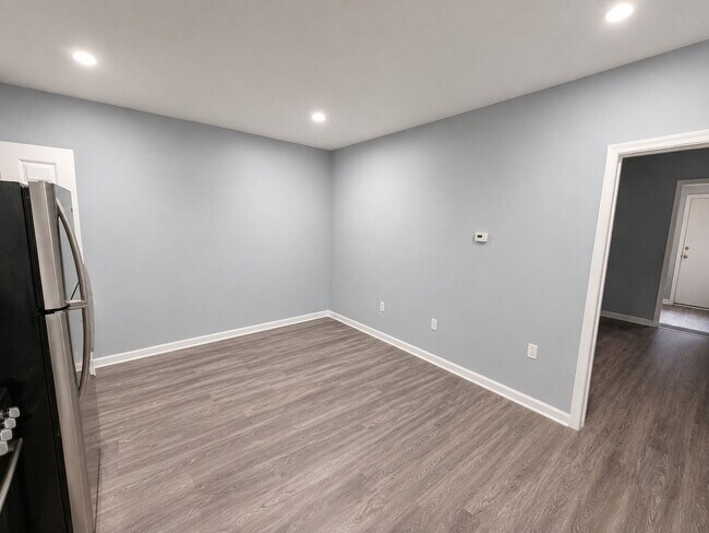 Building Photo - 4240 W Girard Ave