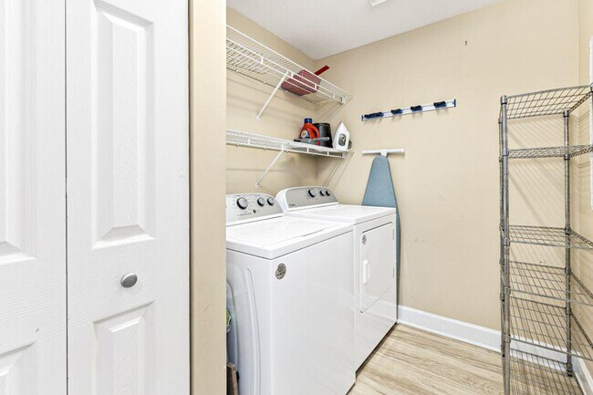 Building Photo - 401 E Beach Blvd