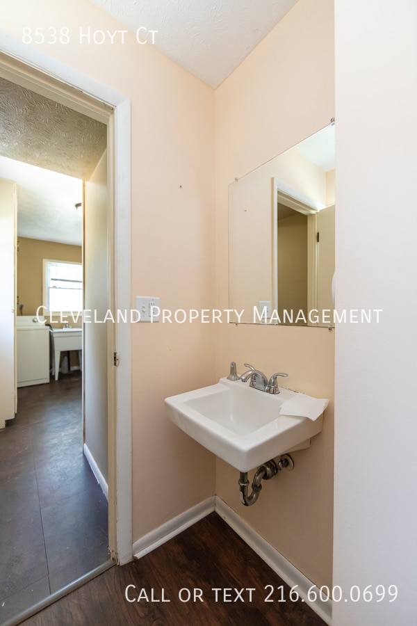 Building Photo - 8538 Hoyt Ct