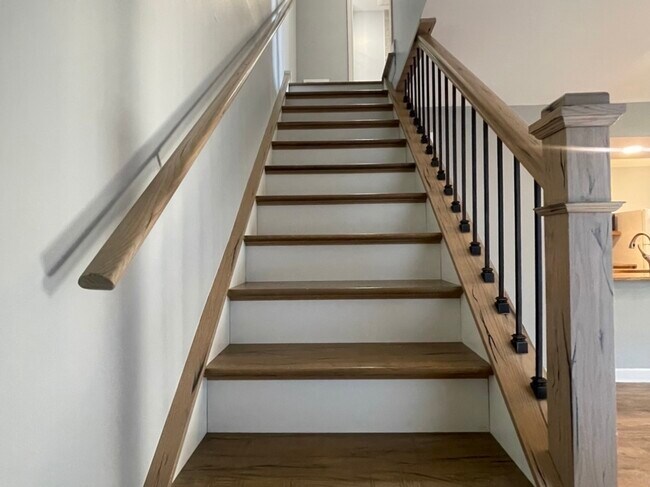 Building Photo - 1202 Spur Ct